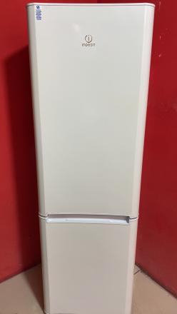 холодильник Indesit бу код 23074