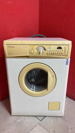 стиральная машина Electrolux бу код 25566