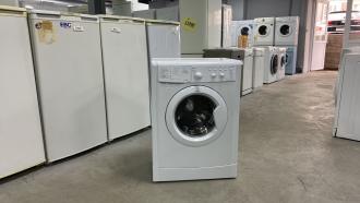 	 	  стиральная машина  indesit  б/у код 27596