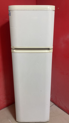 холодильник  Ariston  б/у код 25679